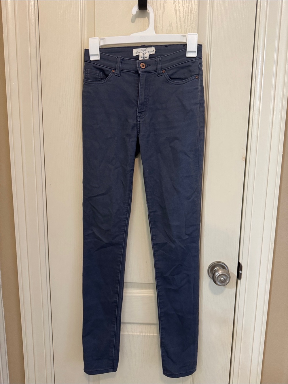 H&M L.O.G.G. Skinny Pants Size 4 Gray Stretch